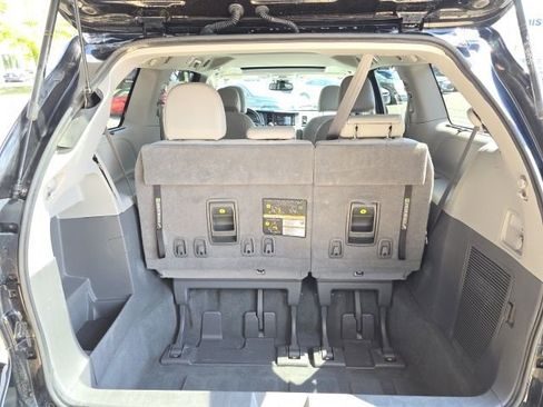 Used 2020 Toyota Sienna XLE w/ XLE Navigation Package AWD/4WD image 40