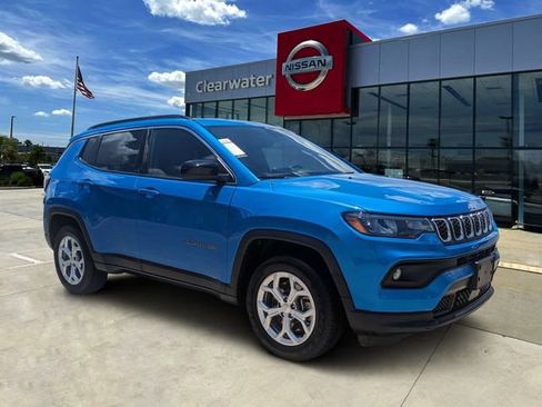 Used 2024 Jeep Compass Latitude AWD/4WD image 1