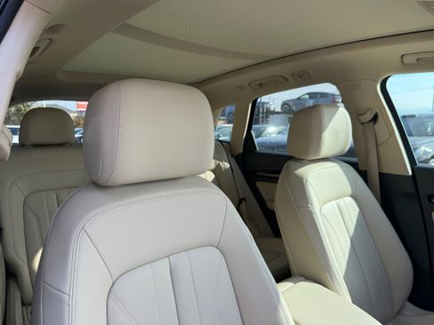 Used 2019 Audi Q5 2.0T Premium Plus w/ Premium Plus Package image 11