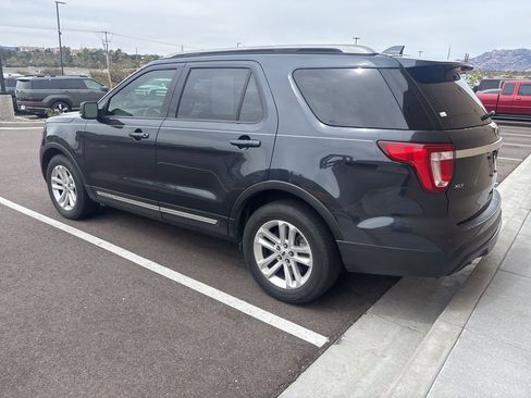 Used 2017 Ford Explorer XLT w/ Equipment Group 202A image 4