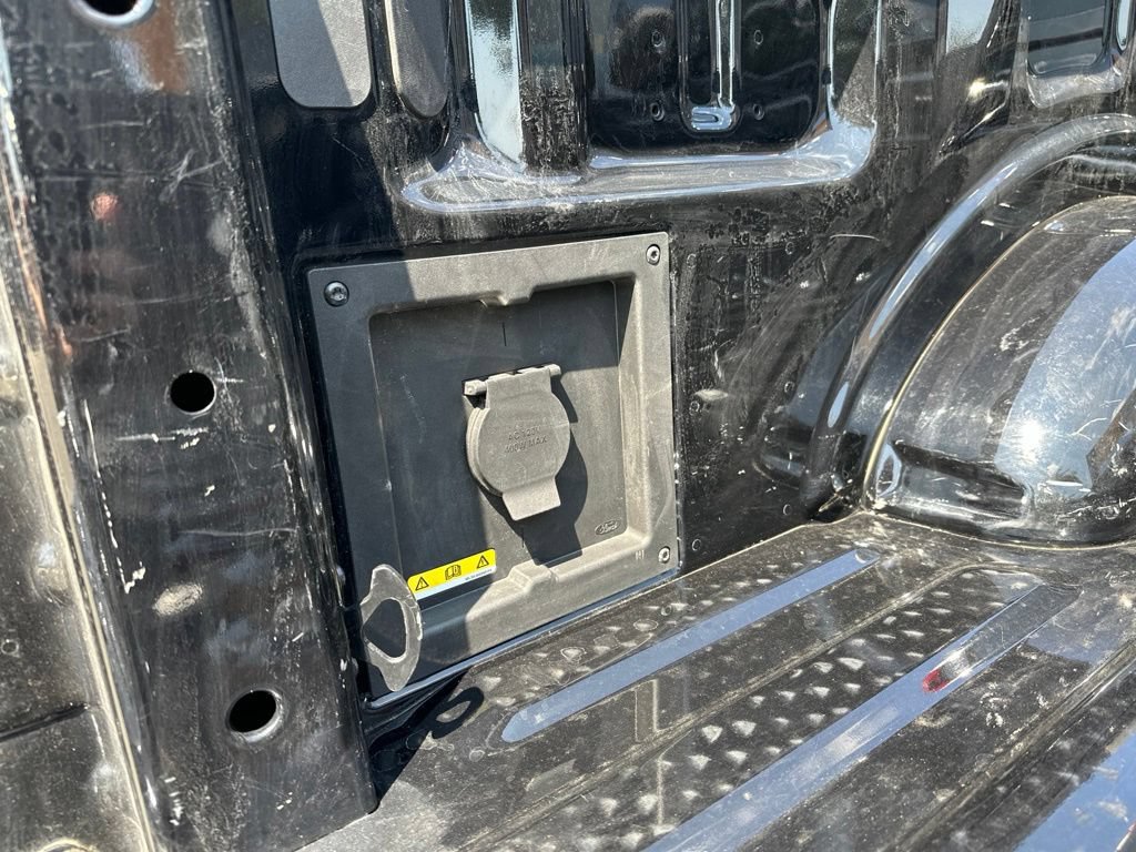 Used 2022 Ford F150 Lariat AWD/4WD image 13
