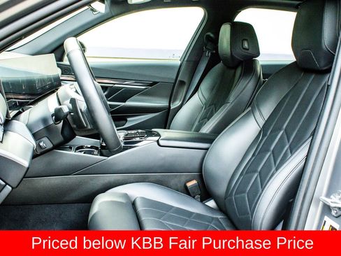 Used 2024 BMW 540i xDrive AWD/4WD image 11