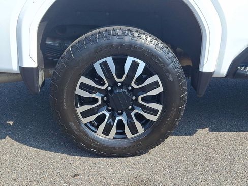 Used 2025 GMC Sierra 2500 Denali Ultimate AWD/4WD image 8