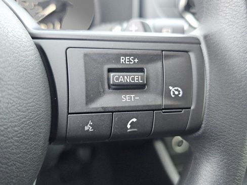 Used 2023 Nissan Rogue S AWD/4WD image 11