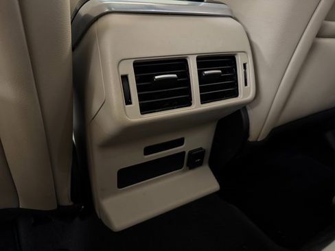 Used 2022 Land Rover Range Rover Velar R-Dynamic S image 23