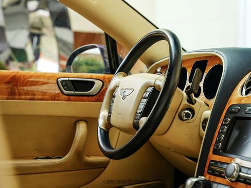 Used 2010 Bentley Flying Spur Flying Spur AWD/4WD image 42