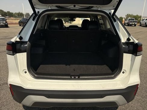 Used 2026 Volkswagen Tiguan SE AWD/4WD image 22