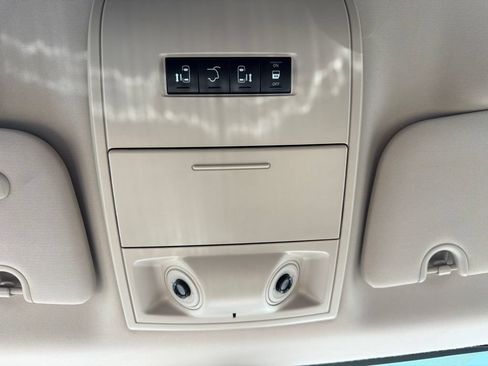 Used 2013 Chrysler Town & Country Touring-L w/ Driver Convenience Group FWD image 41