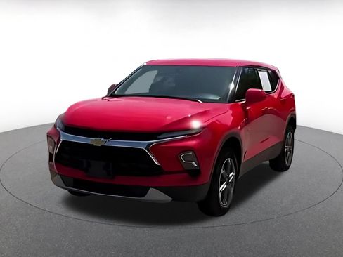 Used 2026 Chevrolet Blazer LT FWD image 4
