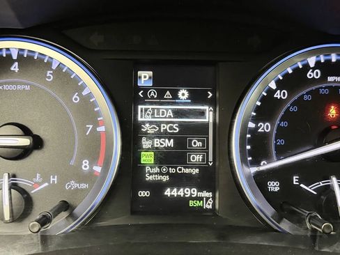 Used 2019 Toyota Highlander XLE AWD/4WD image 13