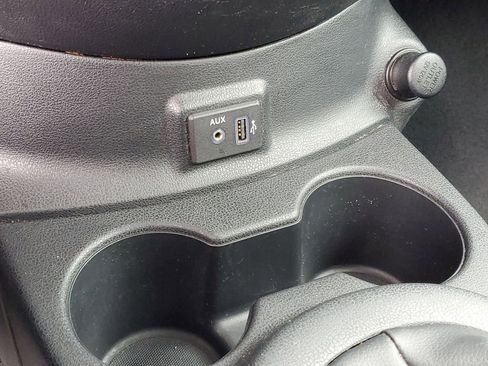 Used 2019 Nissan Versa S FWD image 16