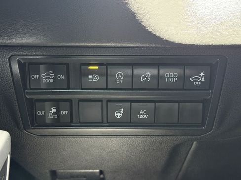 Used 2024 Toyota Tundra Platinum RWD image 23