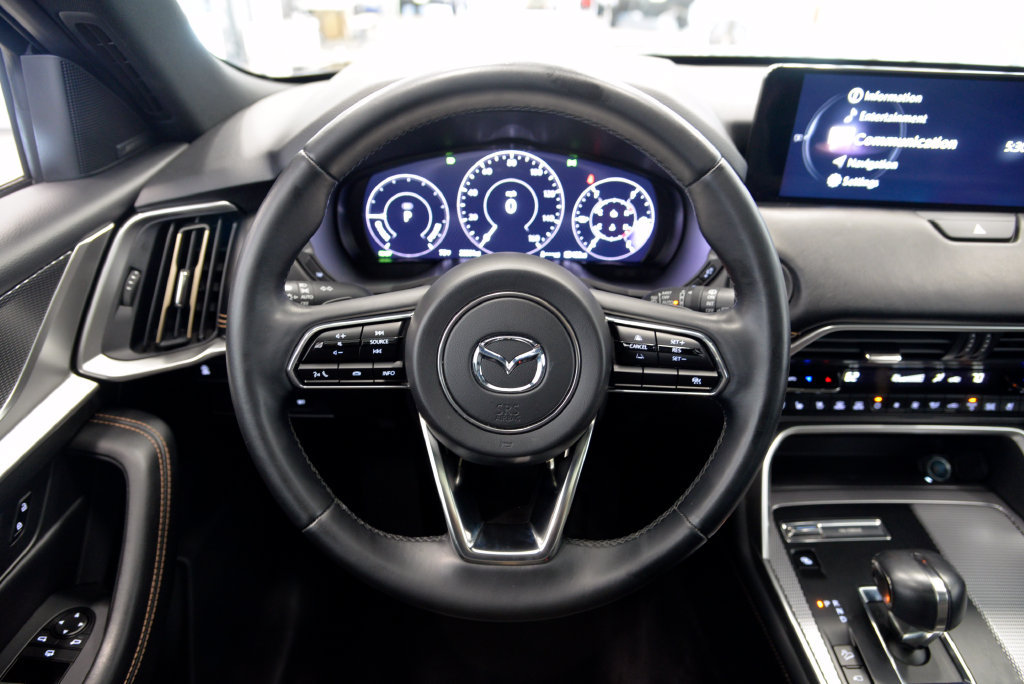 Certified 2024 MAZDA CX-90 Plug-In Hybrid w/ Premium Plus AWD/4WD image 18