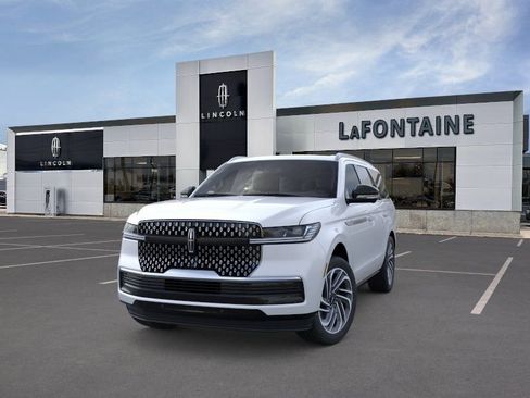 New 2026 Lincoln Navigator Reserve AWD/4WD image 2