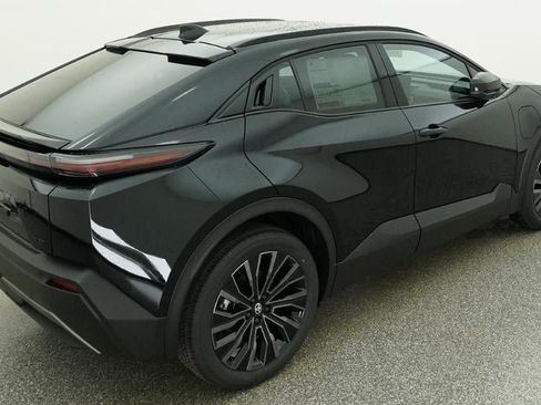 New 2026 Toyota C-HR AWD/4WD image 9