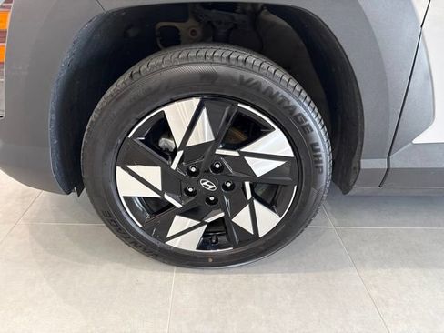 Used 2024 Hyundai Kona SEL AWD/4WD image 13