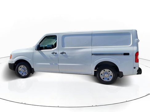 Used 2021 Nissan NV 2500 SV image 5