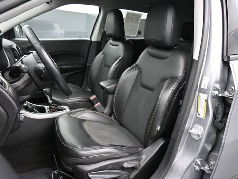 Used 2018 Jeep Compass Latitude w/ Safe & Security Group image 13