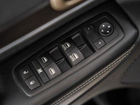 Used 2014 Jeep Grand Cherokee Limited image 42