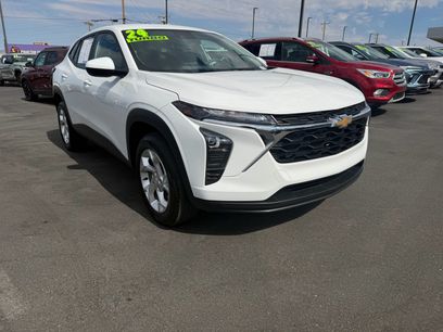 Used 2024 Chevrolet Trax LS w/ LS Convenience Package