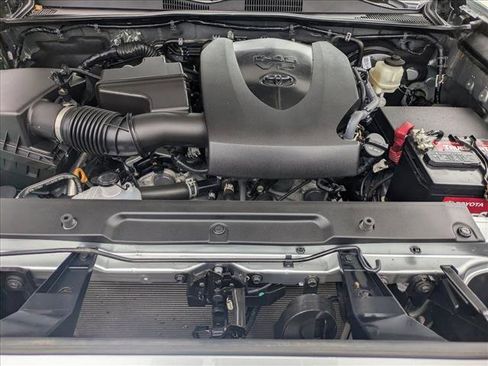 Used 2022 Toyota Tacoma SR5 w/ Technology Package RWD image 20