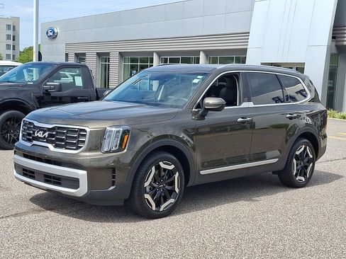 Used 2025 Kia Telluride S AWD/4WD image 5
