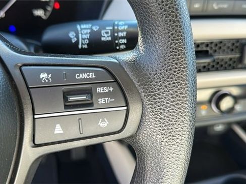Used 2023 Honda HR-V LX image 12