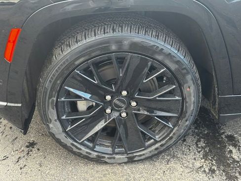 Used 2024 Jeep Wagoneer Launch Edition image 10