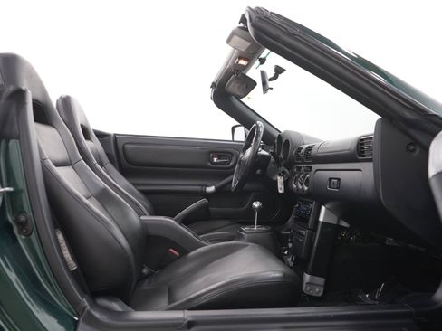 Used 2003 Toyota MR2 RWD image 11