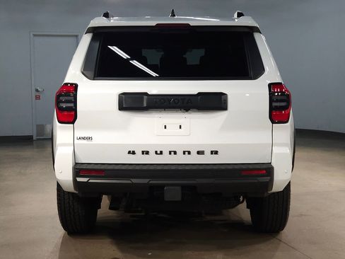 Used 2025 Toyota 4Runner TRD Off-Road image 6