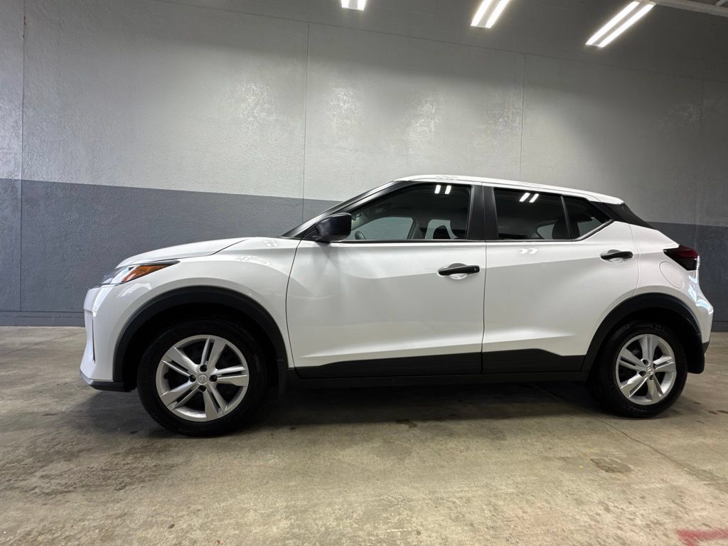 Used 2025 Nissan Kicks Play S FWD image 6