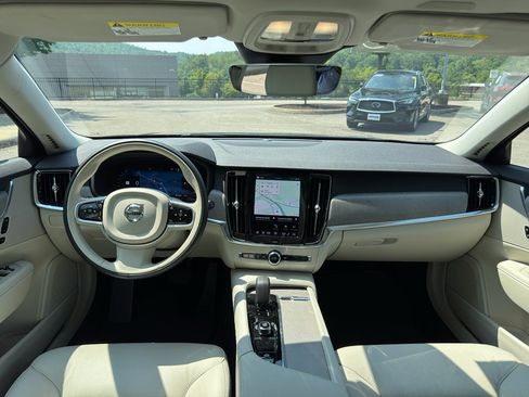 Certified 2025 Volvo V90 B6 Cross Country Plus AWD/4WD image 16