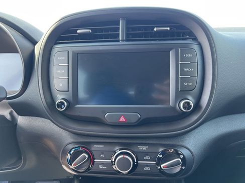 Used 2025 Kia Soul LX w/ LX Technology Package image 16