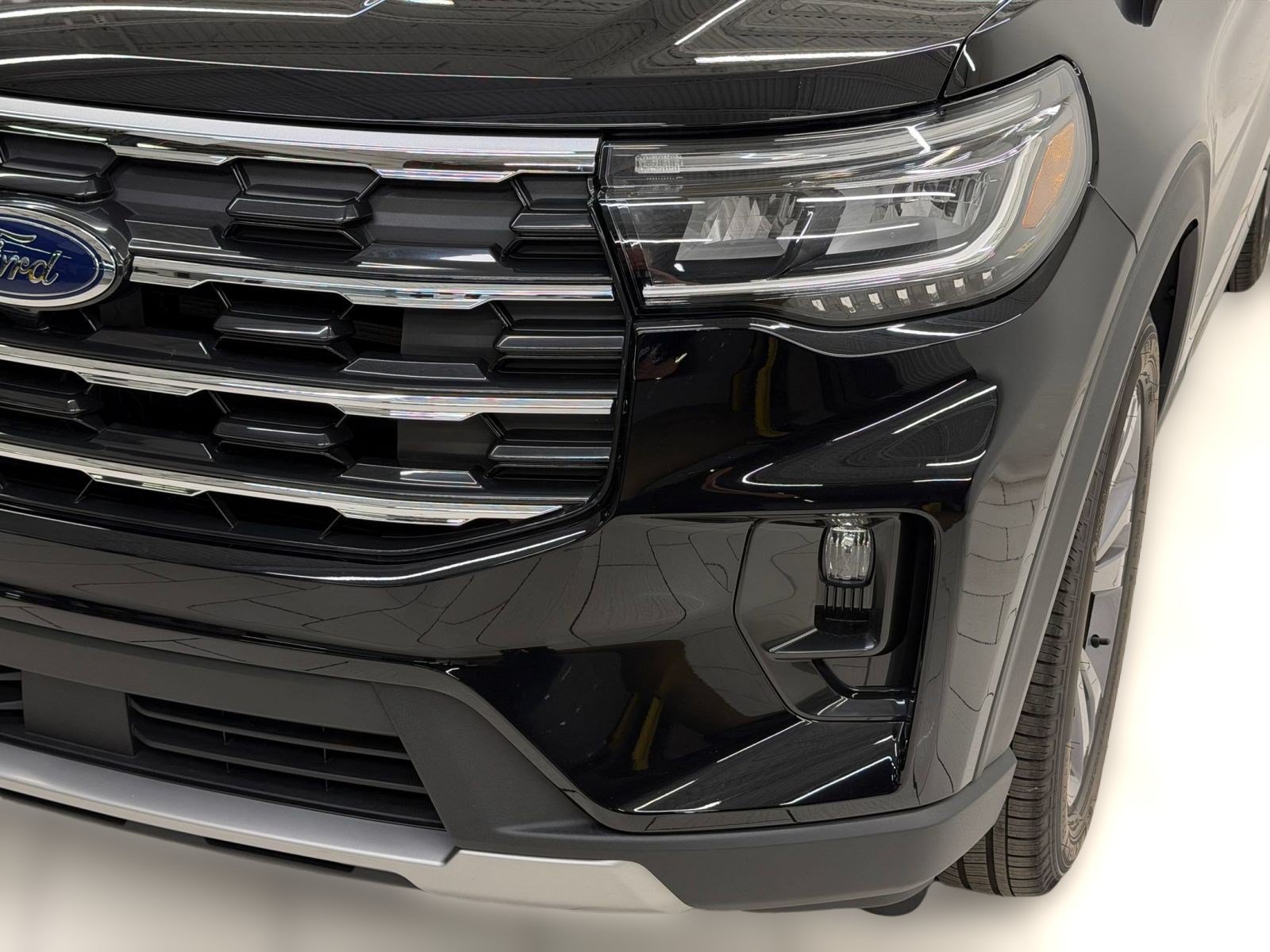 New 2026 Ford Explorer Active w/ Active Comfort Package AWD/4WD image 10