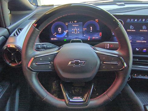 Used 2024 Chevrolet Equinox EV RS FWD image 14