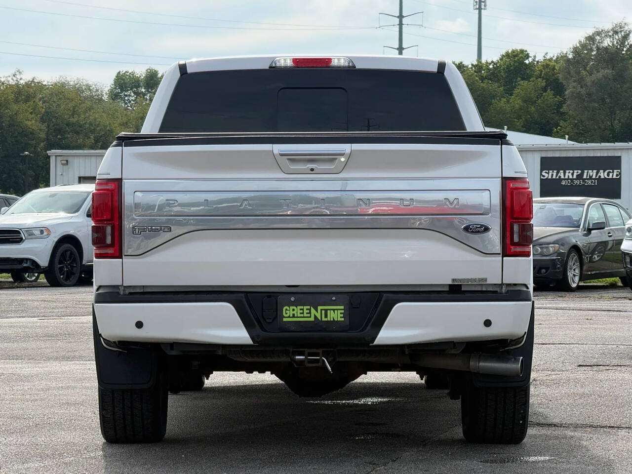 Used 2017 Ford F150 Platinum w/ Equipment Group 701A Luxury AWD/4WD image 4