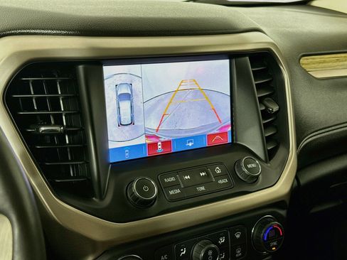 Used 2017 GMC Acadia Denali w/ Technology Package AWD/4WD image 15