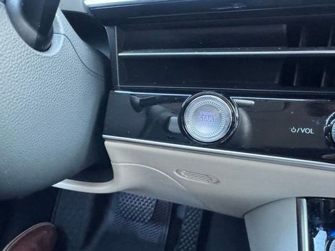 Used 2026 Genesis GV70 2.5T Select image 33