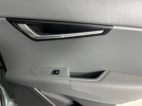 New 2026 Kia Niro EX FWD image 15