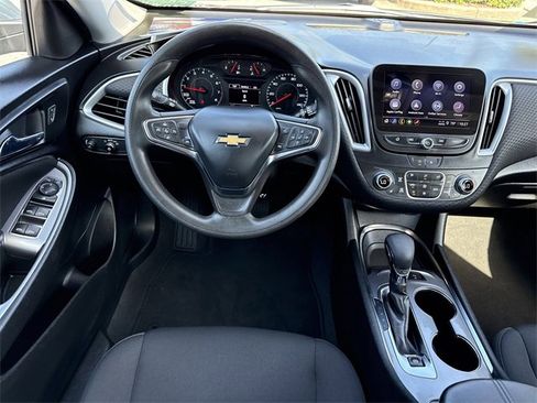 Used 2024 Chevrolet Malibu LT image 12