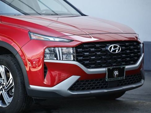 Used 2023 Hyundai Santa Fe SE image 2