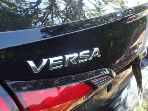 Used 2025 Nissan Versa SV FWD image 15