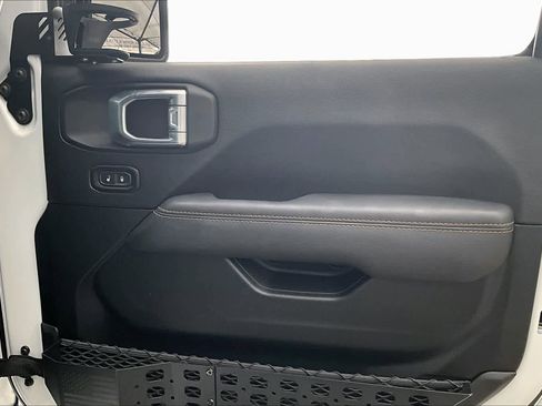Used 2021 Jeep Wrangler Unlimited Sahara AWD/4WD image 22