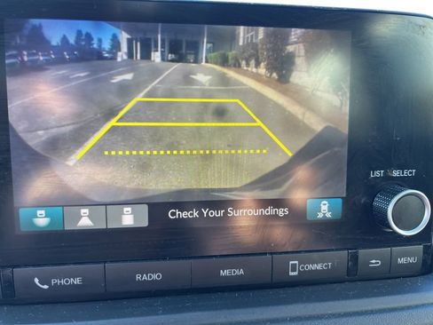 Used 2023 Honda Accord EX image 10