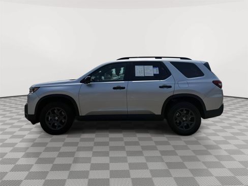 Used 2026 Honda Pilot TrailSport image 3