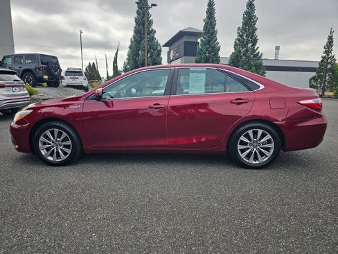 Used 2015 Toyota Camry XLE w/ Moonroof Package FWD image 6