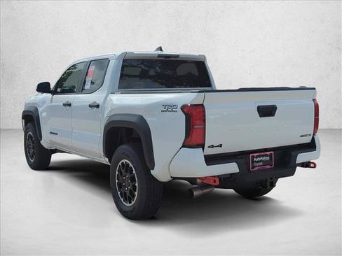Used 2025 Toyota Tacoma TRD Off-Road AWD/4WD image 9