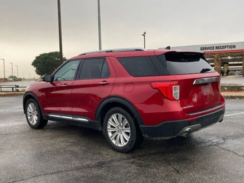 Used 2021 Ford Explorer Limited w/ Equipment Group 301A image 7