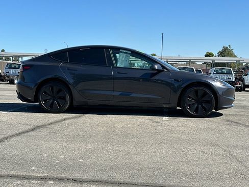Used 2024 Tesla Model 3 Standard Range RWD image 2