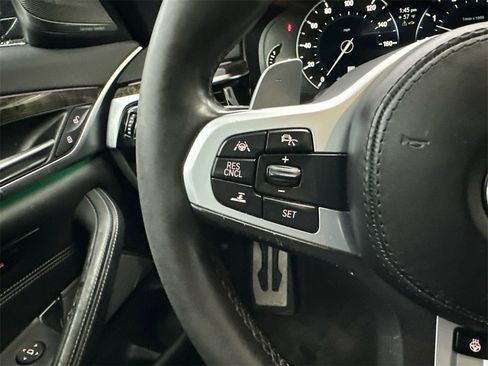 Used 2018 BMW 530i xDrive image 24